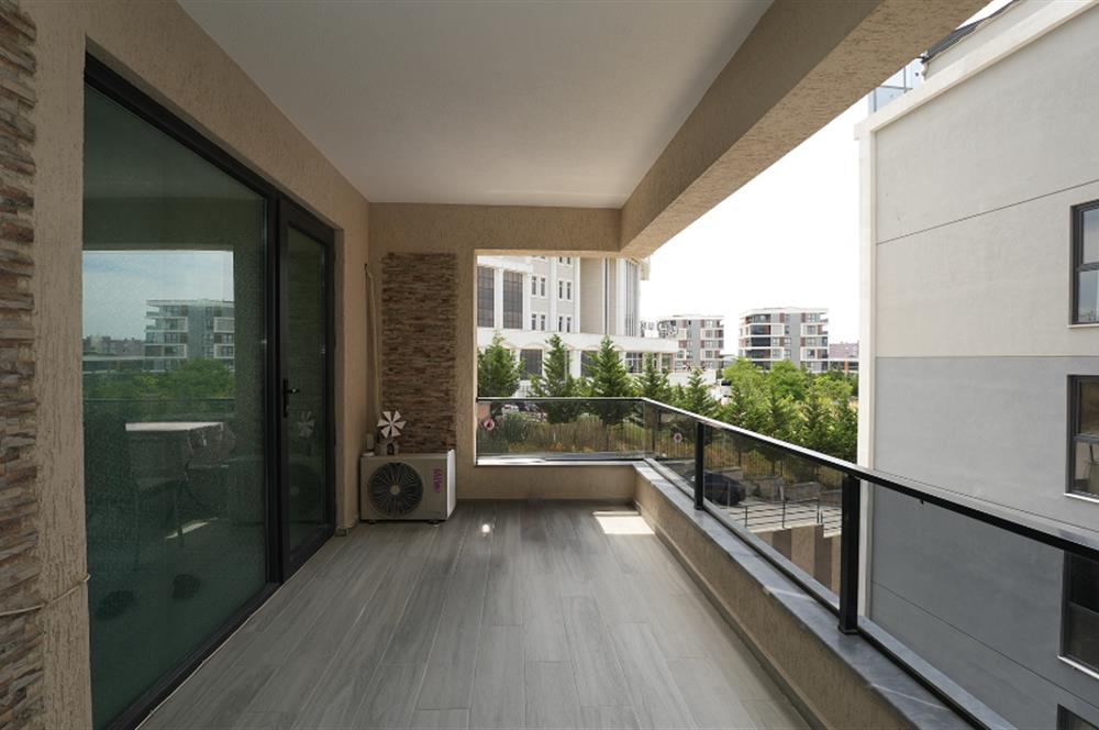 C21 Cius; Denizpark Panoramada Havuzlu 3+1 Ara Kat Satılık Daire