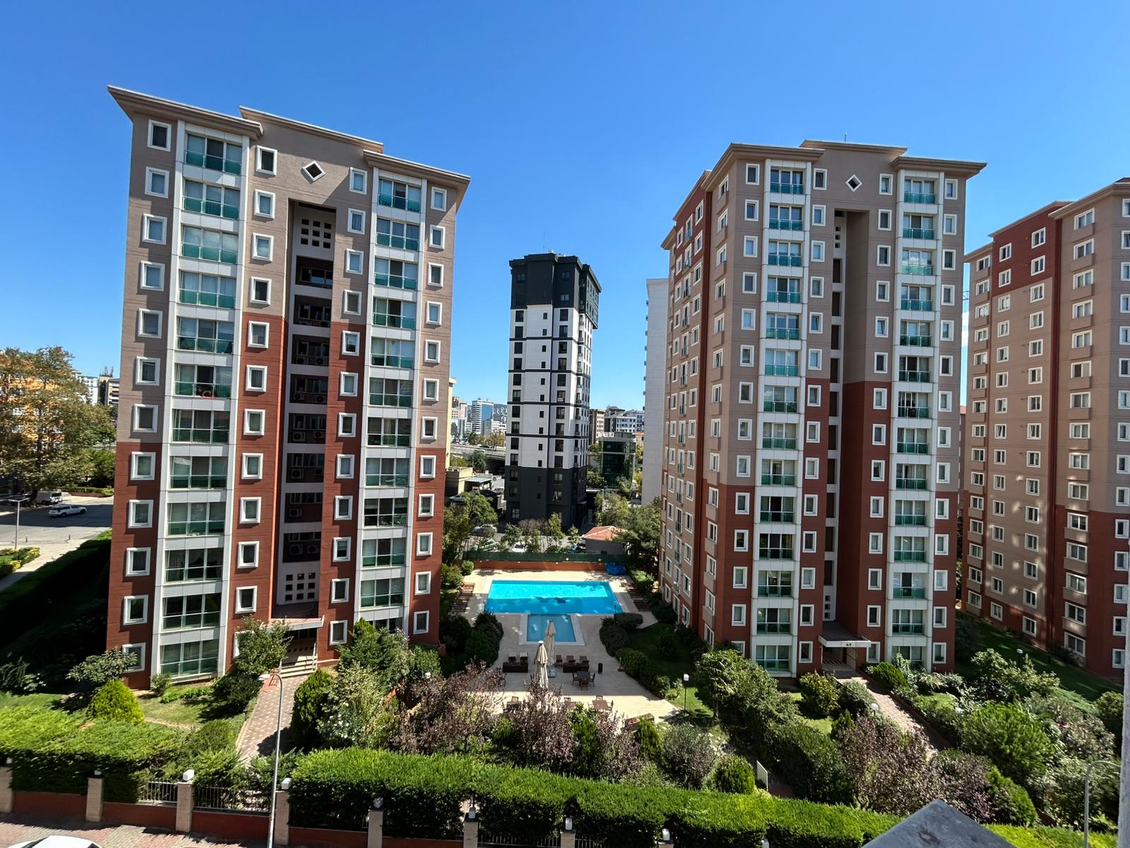 BOSTANCI CİTY KONUTLARI ŞEREFİYESİ EN YÜKSEK BLOKDA KİRALIK 4+1