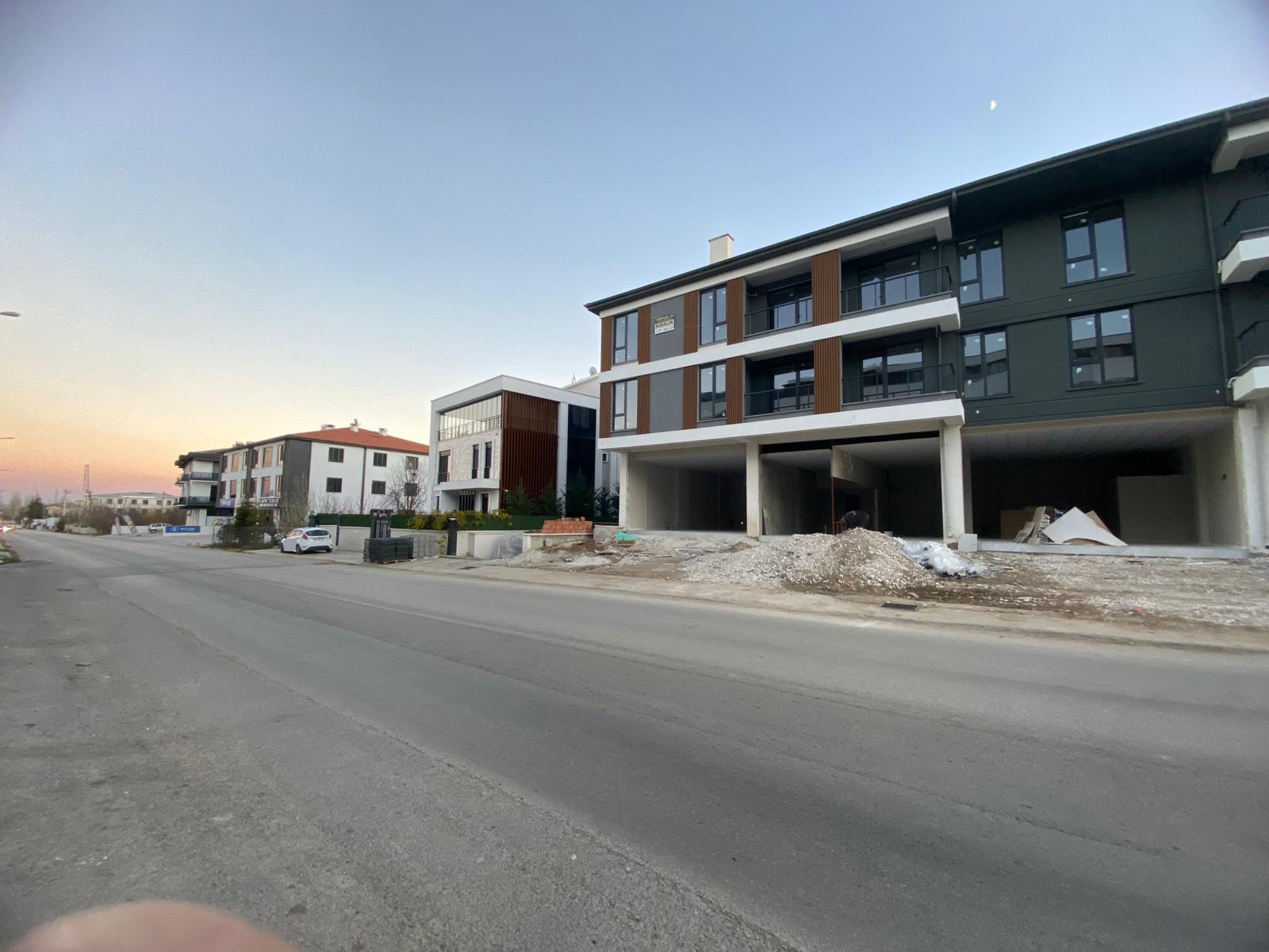 CENTURY21 PLUS GAYRİMENKULDEN ERKMENİN MERKEZİNDE 2+1 DAİRELER