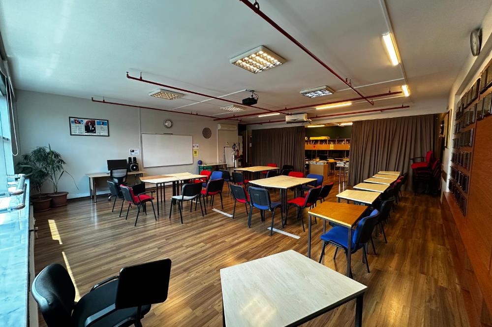BÜYÜKDERE CAD'SİNE 2. BİNA YABA PLAZA'DA 550 m2 SATILIK OFİS