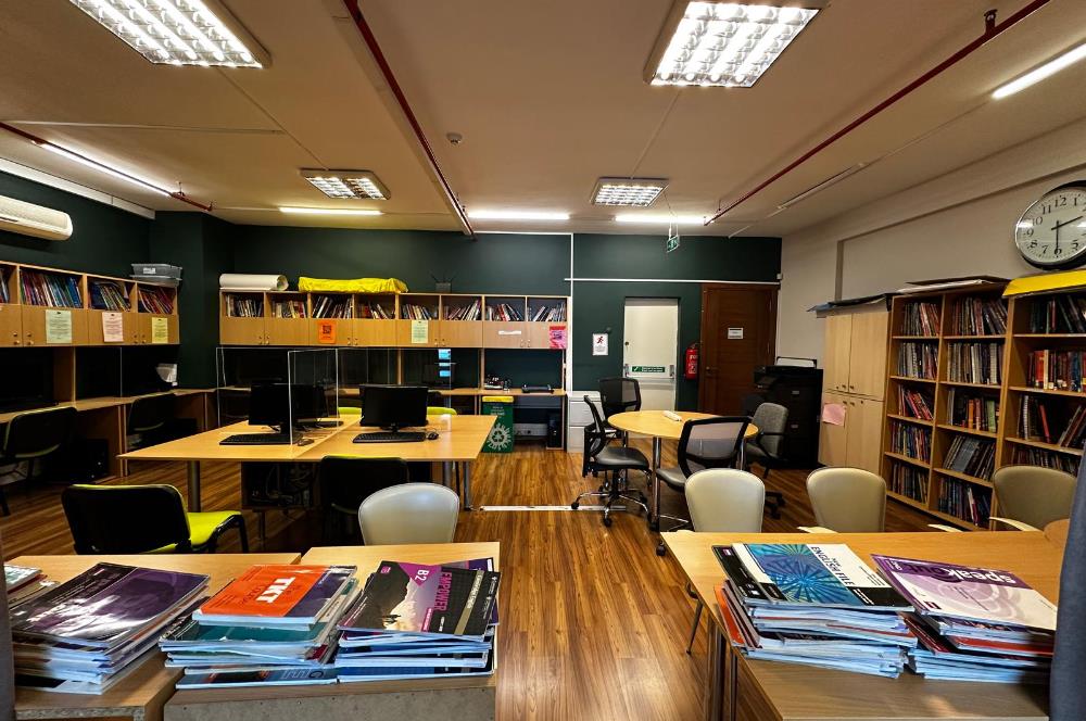 BÜYÜKDERE CAD'SİNE 2. BİNA YABA PLAZA'DA 550 m2 SATILIK OFİS