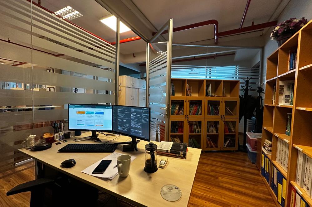 BÜYÜKDERE CAD'SİNE 2. BİNA YABA PLAZA'DA 550 m2 SATILIK OFİS