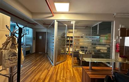 BÜYÜKDERE CAD'SİNE 2. BİNA YABA PLAZA'DA 550 m2 SATILIK OFİS