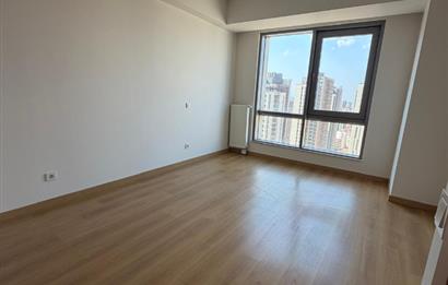 İstanbul 216'da Kiralık 2+1 Ebeveyn Banyolu Daire (75m²)