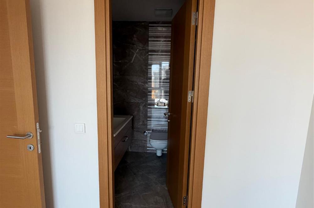 İstanbul 216'da Kiralık 2+1 Ebeveyn Banyolu Daire (75m²)