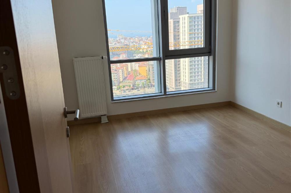 İstanbul 216'da Kiralık 2+1 Ebeveyn Banyolu Daire (75m²)