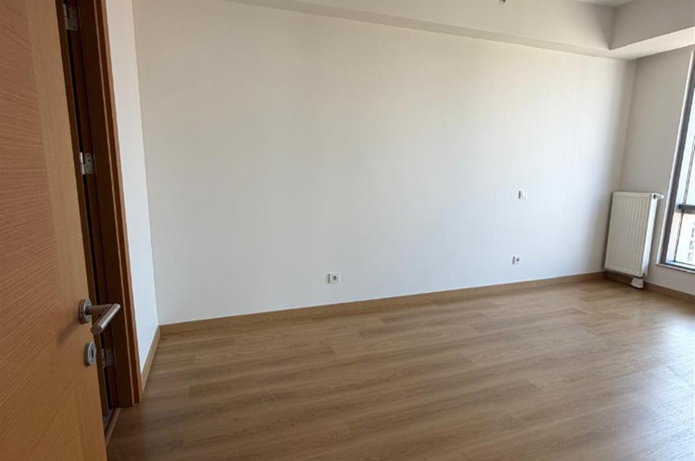 İstanbul 216'da Kiralık 2+1 Ebeveyn Banyolu Daire (75m²)