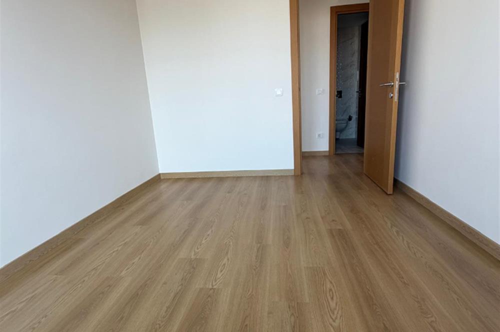 İstanbul 216'da Kiralık 2+1 Ebeveyn Banyolu Daire (75m²)