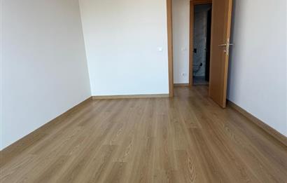 İstanbul 216'da Kiralık 2+1 Ebeveyn Banyolu Daire (75m²)