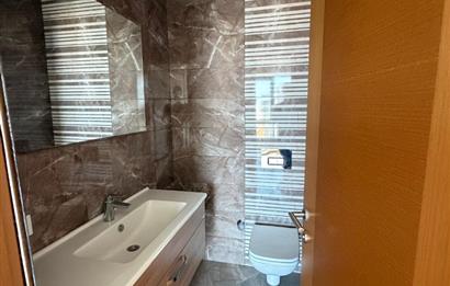 İstanbul 216'da Kiralık 2+1 Ebeveyn Banyolu Daire (75m²)
