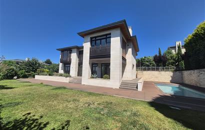 Ormanada'da Kapalı Otoparklı, Özel Havuzlu Ultra Lüks Villa