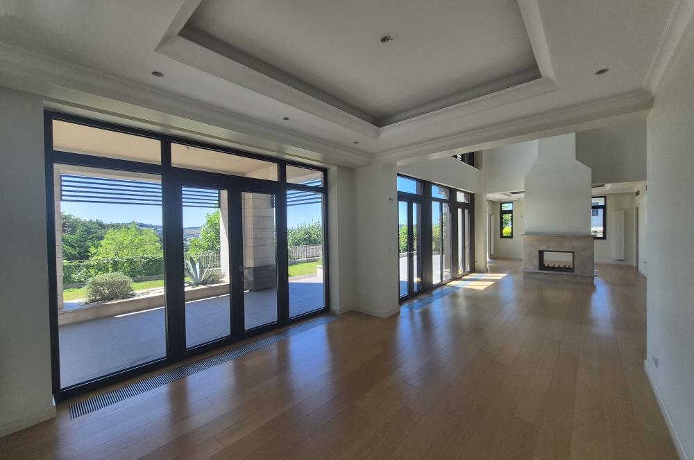 Ormanada'da Kapalı Otoparklı, Özel Havuzlu Ultra Lüks Villa