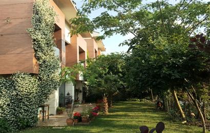 Rumelifeneri'nde Prestijli Sitede 5+2 Tripleks Villa