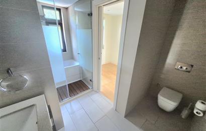 Ormanada'da Kapalı Otoparklı, Özel Havuzlu Ultra Lüks Villa