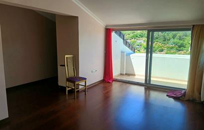Rumelifeneri'nde Prestijli Sitede 5+2 Tripleks Villa