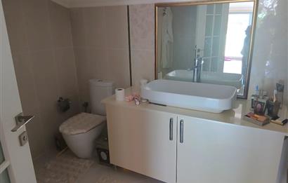 Rumelifeneri'nde Prestijli Sitede 5+2 Tripleks Villa
