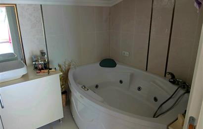 Rumelifeneri'nde Prestijli Sitede 5+2 Tripleks Villa