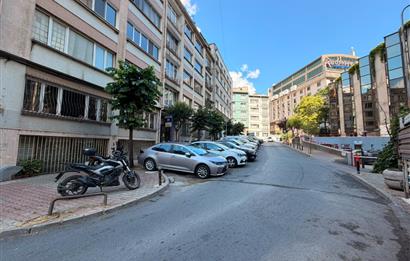 Şişli 19 Mayıs Mahallesi'nde Kiralık 4+1 Çatı Dubleksi