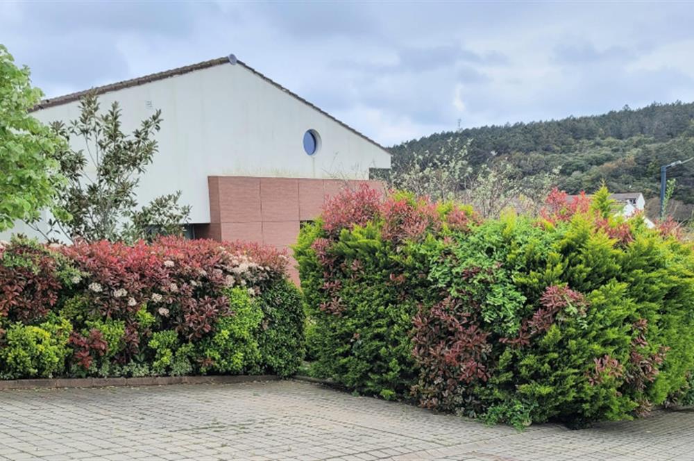 Rumelifeneri'nde Prestijli Sitede 5+2 Tripleks Villa