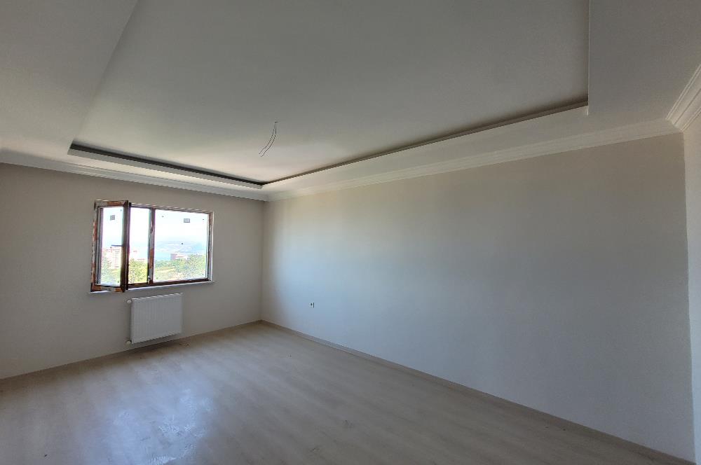 YALINCAKTA ÖZEL KONUMU VE EŞSİZ MANZARASIYLA 3+1 SATILIK DAİRE 