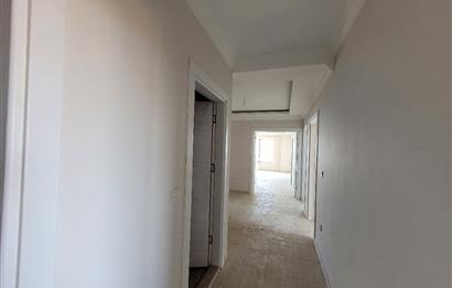 YALINCAKTA ÖZEL KONUMU VE EŞSİZ MANZARASIYLA 3+1 SATILIK DAİRE 