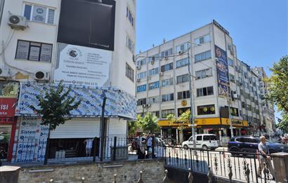 C21 Cius; Gemlik Batum İş Merkezi'nde Meydana Cepheli 24 m² Kiralık Ofis