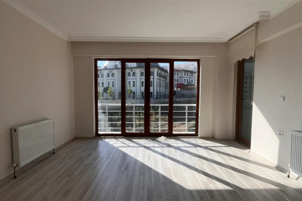 C21 Cius; Cihatlı TOKİ de Asansörlü Ara Kat 2+1 Kiralık Daire