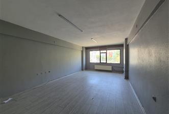 C21 Cius; Gemlik Batum İş Merkezi'nde Meydana Cepheli 24 m² Kiralık Ofis - 3 - 35814