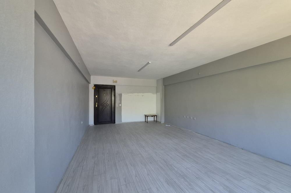 C21 Cius; Gemlik Batum İş Merkezi'nde Meydana Cepheli 24 m² Kiralık Ofis