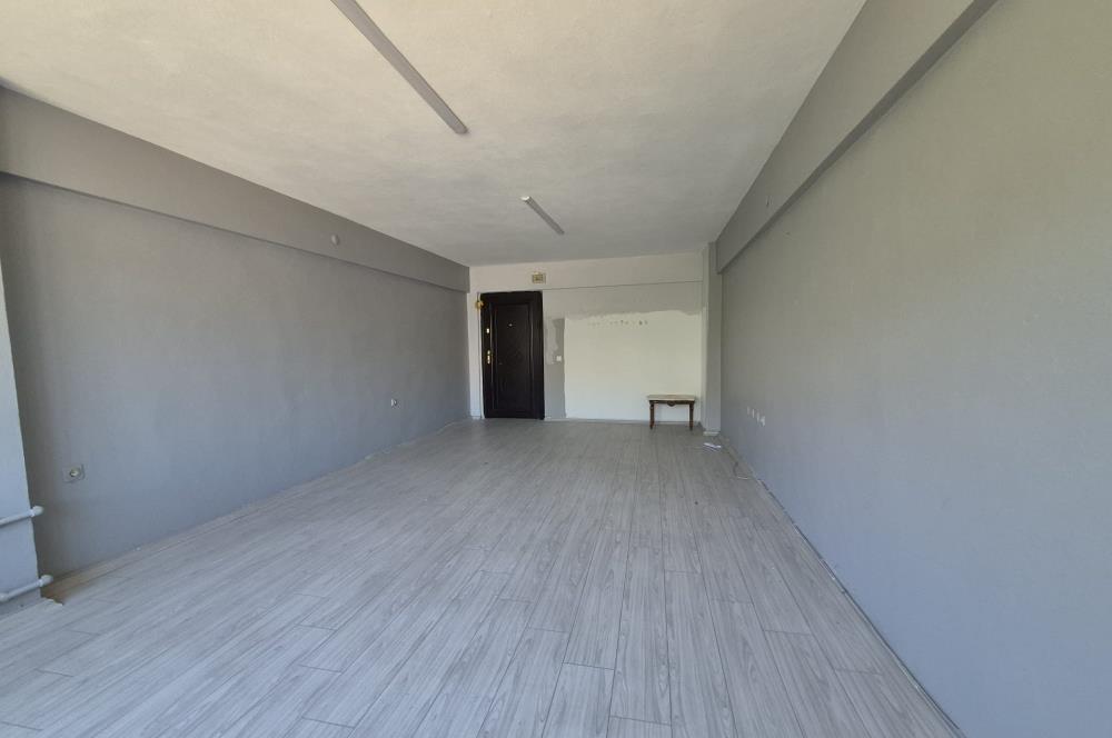 C21 Cius; Gemlik Batum İş Merkezi'nde Meydana Cepheli 24 m² Kiralık Ofis