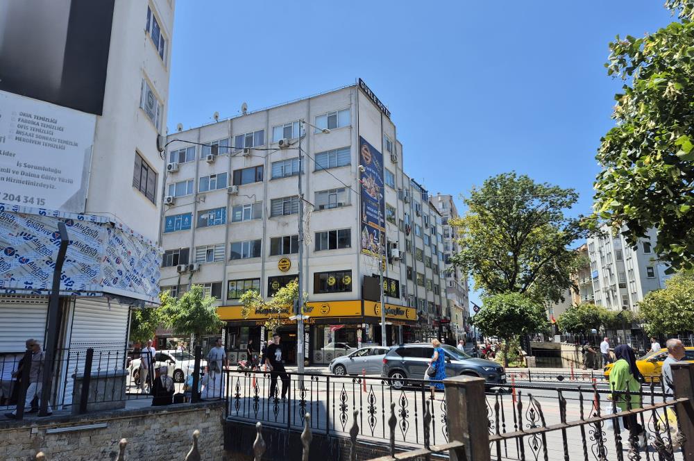 C21 Cius; Gemlik Batum İş Merkezi'nde Meydana Cepheli 24 m² Kiralık Ofis