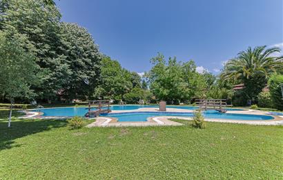 Sapanca Kırkpınar 6+1 425 net Site İçerisinde Lüks Villa