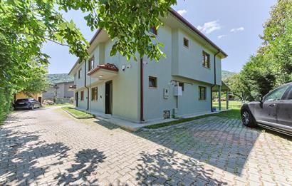 Sapanca Kırkpınar 6+1 425 net Site İçerisinde Lüks Villa