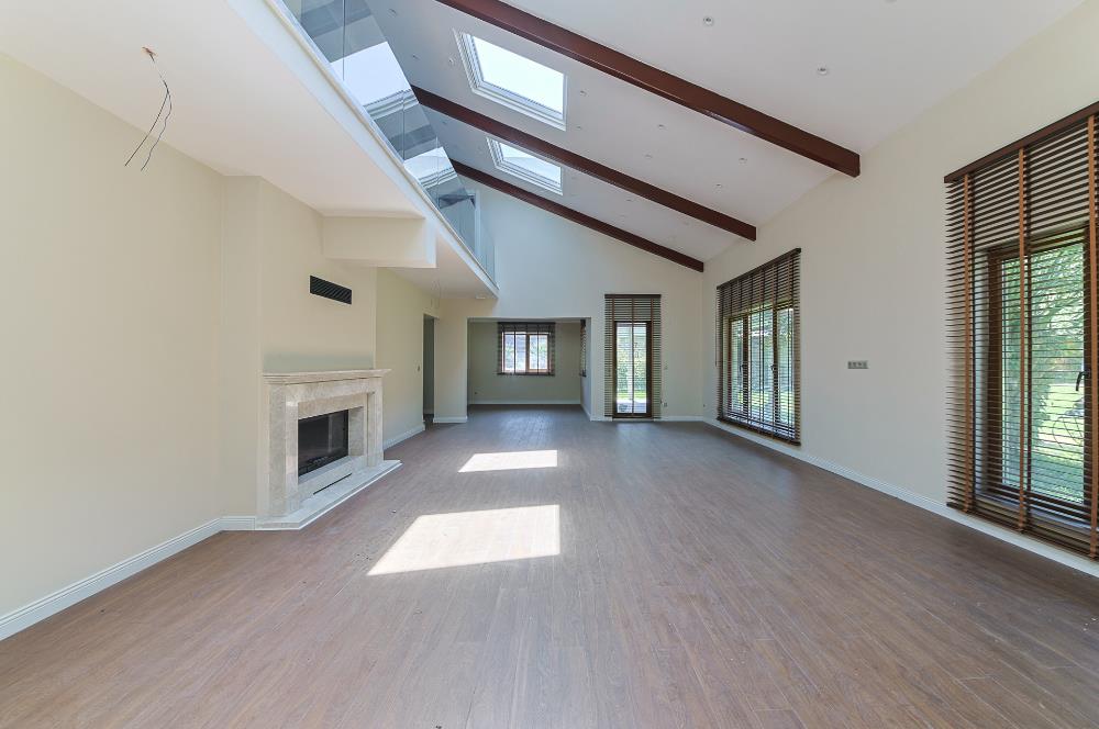 Sapanca Kırkpınar 6+1 425 net Site İçerisinde Lüks Villa