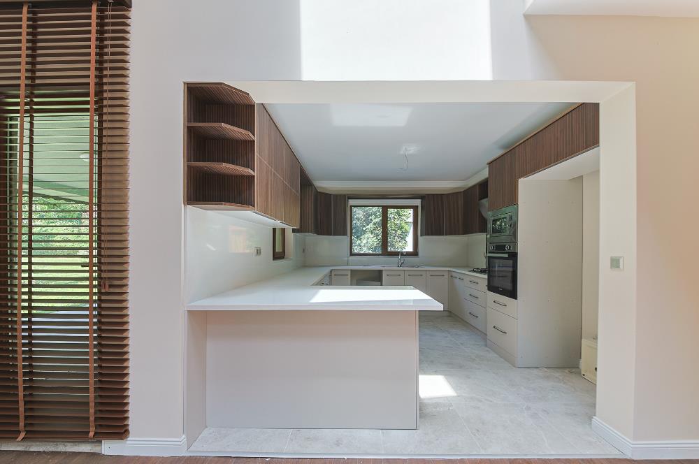 Sapanca Kırkpınar 6+1 425 net Site İçerisinde Lüks Villa