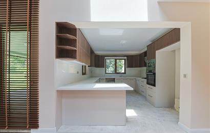 Sapanca Kırkpınar 6+1 425 net Site İçerisinde Lüks Villa