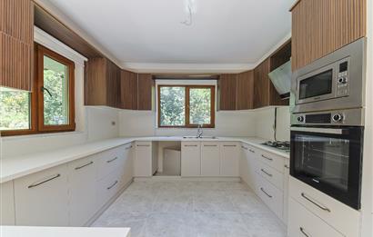 Sapanca Kırkpınar 6+1 425 net Site İçerisinde Lüks Villa