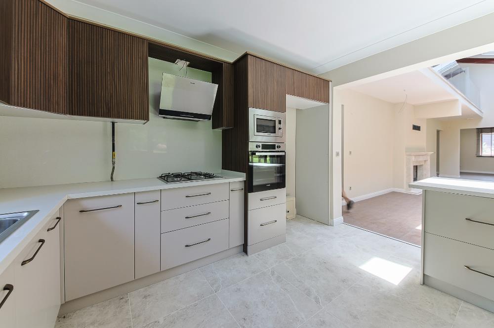 Sapanca Kırkpınar 6+1 425 net Site İçerisinde Lüks Villa