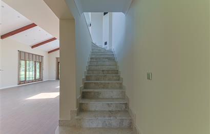 Sapanca Kırkpınar 6+1 425 net Site İçerisinde Lüks Villa