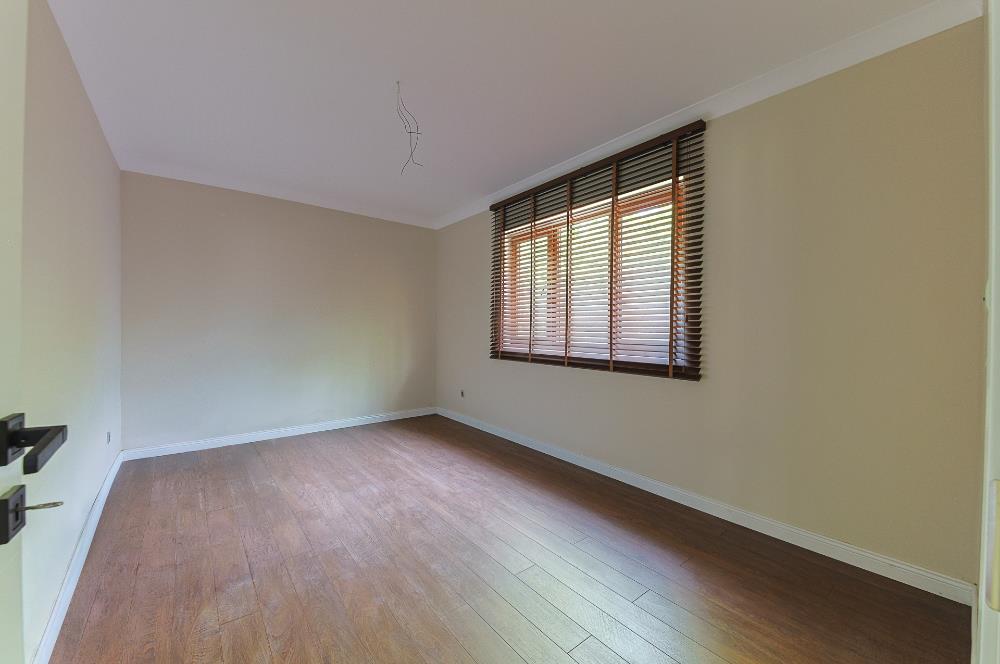 Sapanca Kırkpınar 6+1 425 net Site İçerisinde Lüks Villa