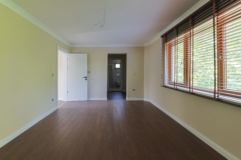 Sapanca Kırkpınar 6+1 425 net Site İçerisinde Lüks Villa