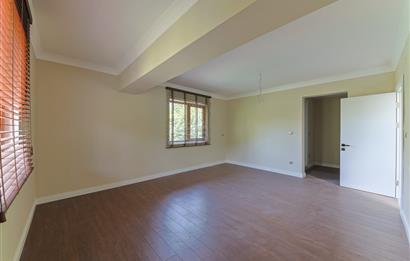 Sapanca Kırkpınar 6+1 425 net Site İçerisinde Lüks Villa