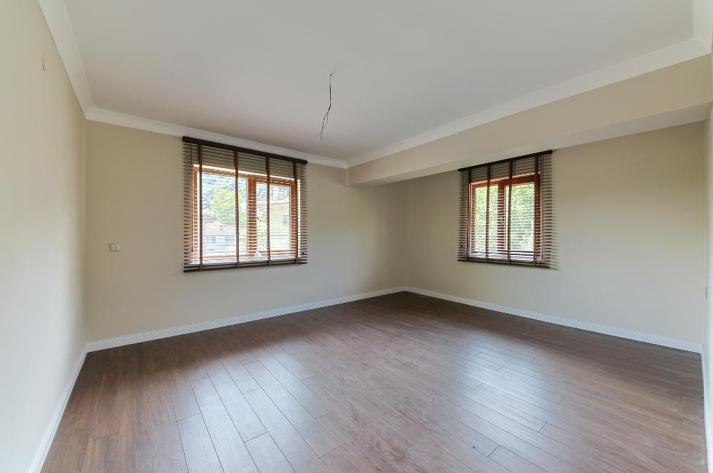 Sapanca Kırkpınar 6+1 425 net Site İçerisinde Lüks Villa
