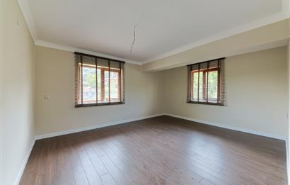Sapanca Kırkpınar 6+1 425 net Site İçerisinde Lüks Villa