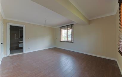 Sapanca Kırkpınar 6+1 425 net Site İçerisinde Lüks Villa