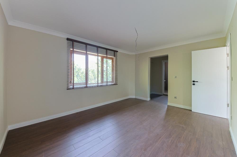 Sapanca Kırkpınar 6+1 425 net Site İçerisinde Lüks Villa