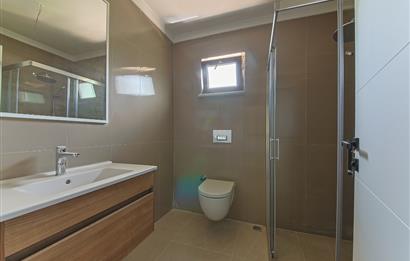 Sapanca Kırkpınar 6+1 425 net Site İçerisinde Lüks Villa