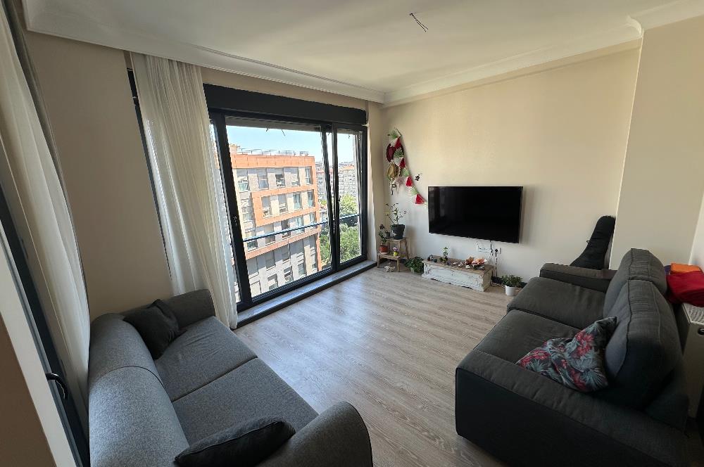 https://www.sahibinden.com/ilan/emlak-konut-satilik-goztepe-minibus-caddesi-ne-1-dk-yeni-bos-3-plus1-1327963270/detay