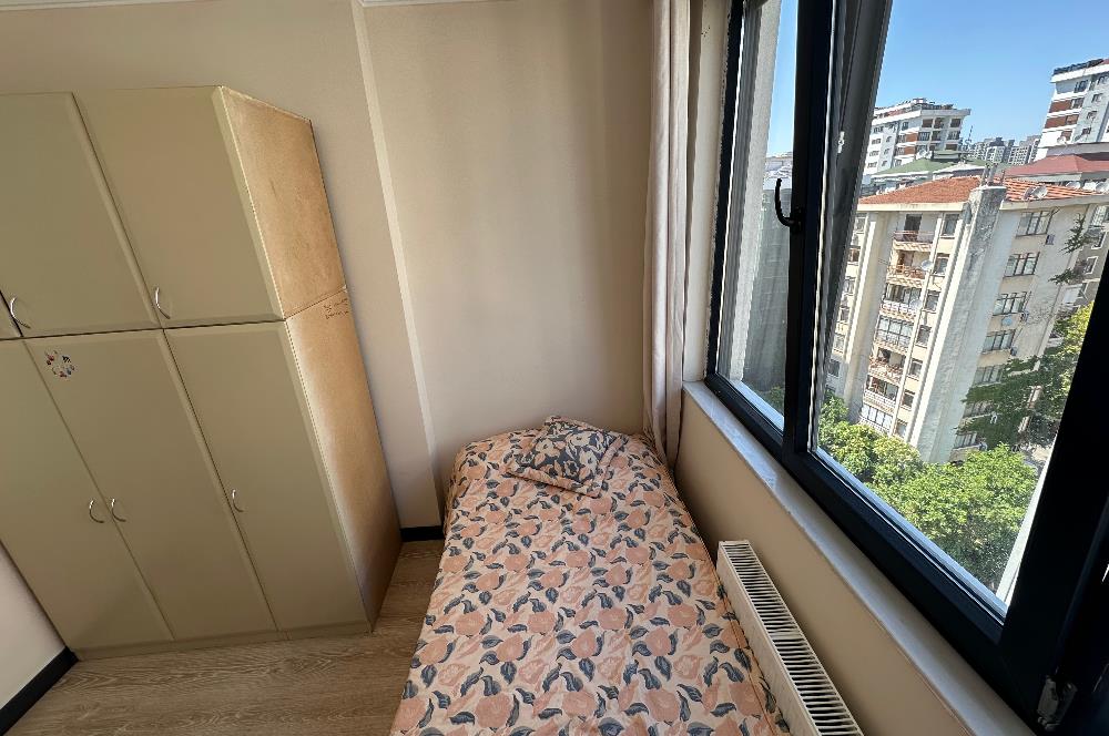https://www.sahibinden.com/ilan/emlak-konut-satilik-goztepe-minibus-caddesi-ne-1-dk-yeni-bos-3-plus1-1327963270/detay
