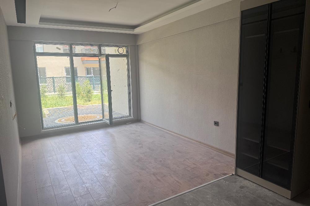 Eymir Mahallesi Paradise Sitesi Bahçe Kullanımlı 1+1 Kiralık